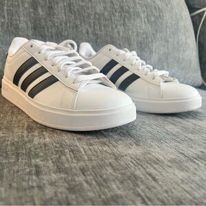 Adidas Grand Court Sneakers